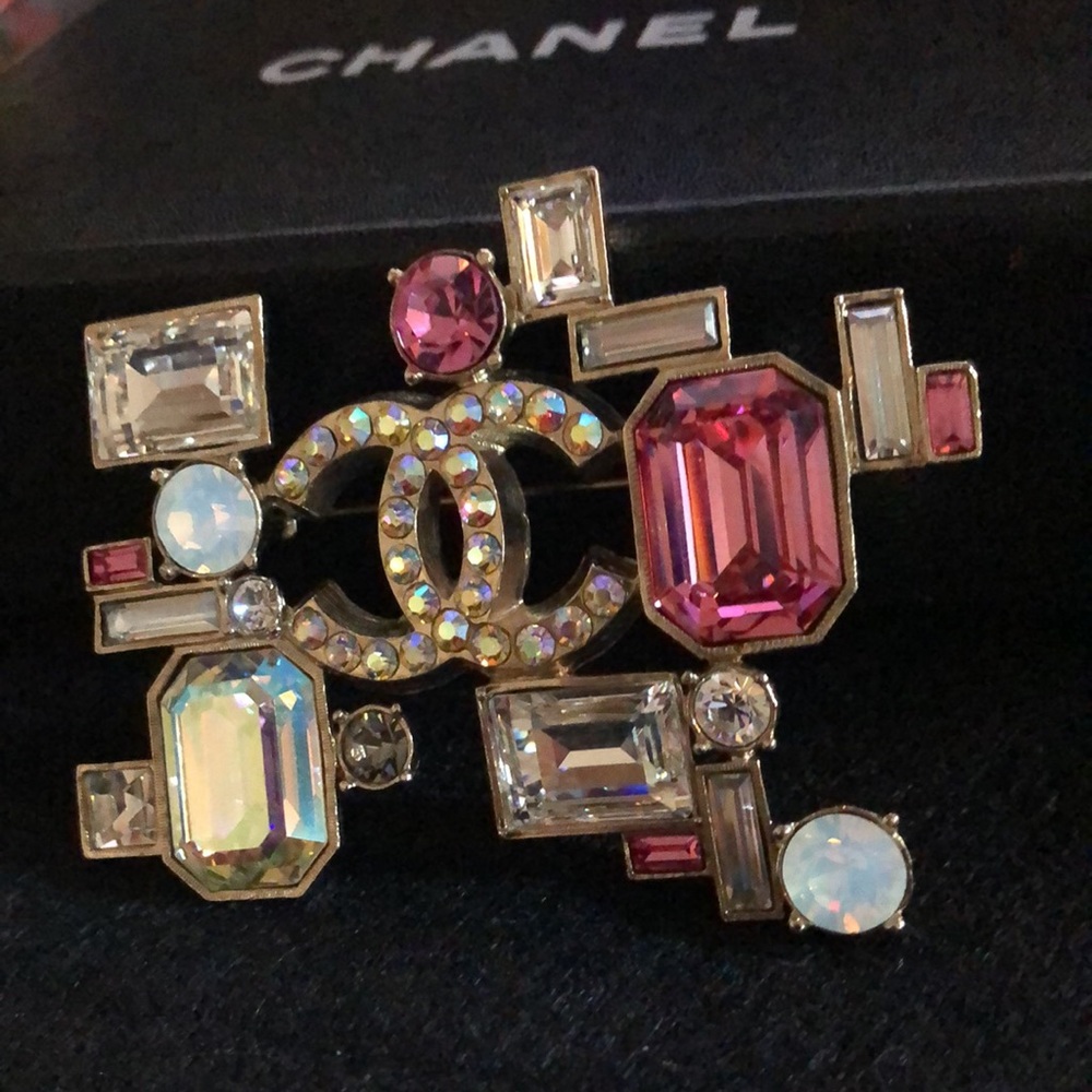 Chanel CC Crystal 05 P Made in France Brooch - Picture 5 of 10